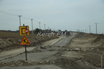 Новости » Общество: Строительство дороги к Крепости Керчь возобновили