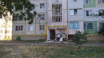 Ты репортер: Жители керченской многоэтажки забыли, когда у них вывозили мусор