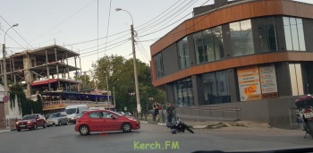 Новости » Общество: На перекрестке Театральная-Свердлова в Керчи произошло ДТП