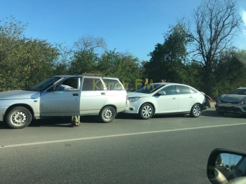 Новости » Криминал и ЧП: На Телецентре в Керчи догнали друг друга три автомобиля