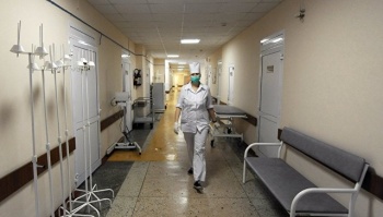 Запрет на посещение пациентов больниц в Крыму продлили