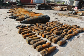 С затонувшего теплохода в Крыму подняли около 18 тыс единиц взрывоопасных предметов  (видео)
