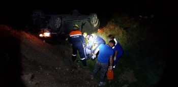 В Крыму спасли водителя, который на машине «вылетел» в кювет