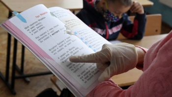 Власти Крыма не будут изменять календарный учебный график в школах