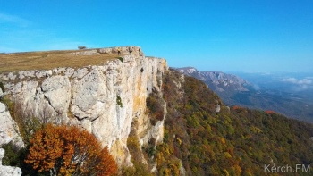 Керчане отправились в осенний поход по крымским горам