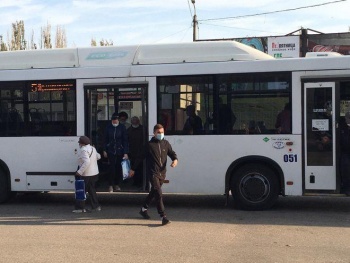 В городском транспорте Керчи проверяют соблюдение масочного режима