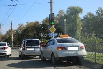 В Керчи столкнулись «Lada» и «Nissan»