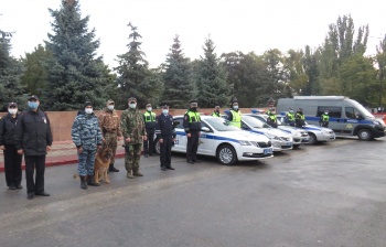 На площади в Керчи провели единый строевой смотр личного состава полиции