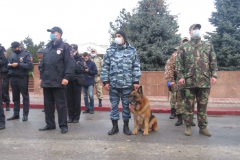 Новости » Общество: На площади в Керчи провели единый строевой смотр личного состава полиции