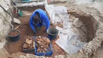 Новости » Общество: В Севастополе археологи нашли древнюю керамическую мастерскую