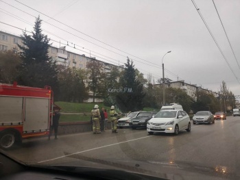 На Свердлова произошла авария, пострадали люди (видео)
