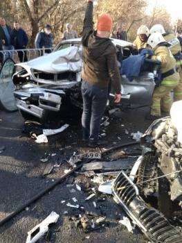 Новости » Криминал и ЧП: В лобовом столкновении авто в Крыму пострадали люди