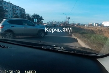 Новости » Общество: Керчанин чуть не попал в аварию (видеорегистратор)