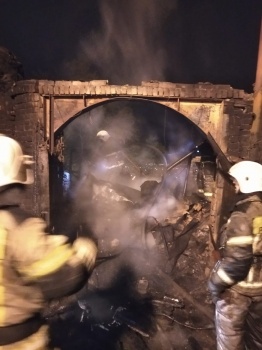 В МЧС рассказали подробности вчерашнего пожара в районе Митридата