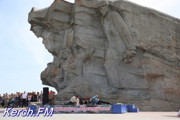 Новости » Общество: Проект противоаварийных работ в Аджимушкайских каменоломнях выполнят за 13 млн рублей