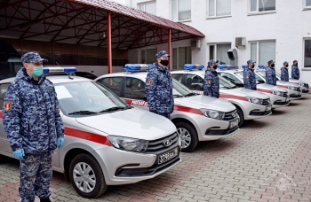 Сотрудники Росгвардии получили новые патрульные автомобили в Крыму
