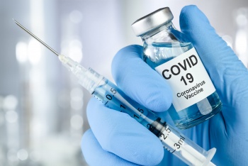 В Крыму полную иммунизацию от COVID-19 прошли четыре десятка медиков
