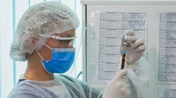 Новости » Общество: Первую прививку от COVID-19 в Крыму получили 152 человека