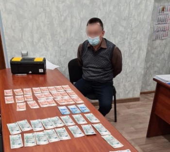 Руководителя ветеринарного центра в Крыму поймали на крупной взятке
