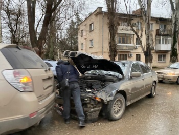 На Горького столкнулись автомобили, движение затруднено