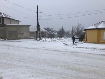 Снег в Керчи, как конец света: керчане жалуются на работу коммунальщиков