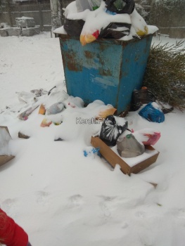 Керчане продолжают жаловаться на мусор в разных районах города