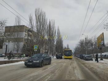 На Еременко в Керчи перед пешеходным переходом произошло ДТП