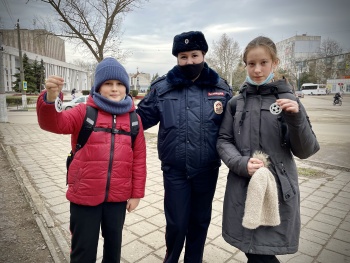 Автоинспекторы призвали водителей и пешеходов в Керчи к дисциплине на дороге