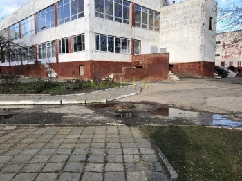 На территории 23 школы в Керчи произошел потоп