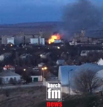 В Керчи вчера в районе улицы Глухова произошел пожар (видео)
