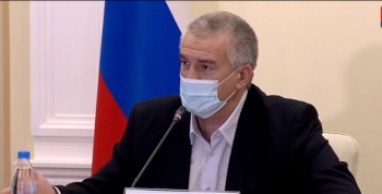 Аксенов заподозрил главу администрации Керчи в неэффективности