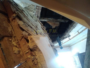 Новости » Криминал и ЧП: В Багерово под Керчью обрушился потолок в двухэтажном доме военного городка