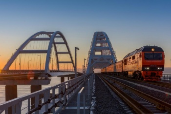 Пригородные поезда за год перевезли через Крымский мост более 65 тыс. пассажиров