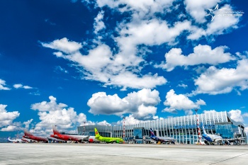 Новости » Общество: Аэропорт Симферополя за семь лет обслужил 33 миллиона пассажиров