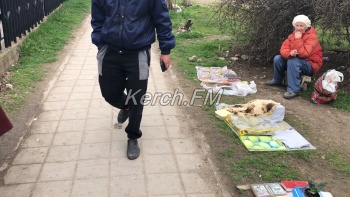 Торговцев с «блошиного» рынка в Керчи разгоняла полиция