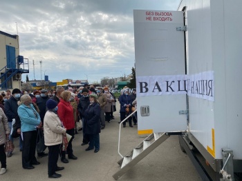 Новости » Общество: В Керчи проводят выездную вакцинацию