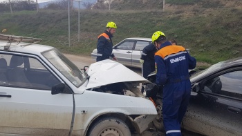 Новости » Общество: На крымской трассе в аварии пострадали 4 человека