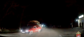 Стрельба по колесам: полицейские устроили погоню за пьяным водителем в Крыму