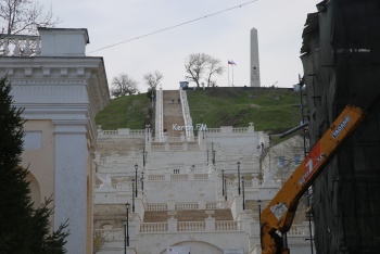 Новости » Общество: Подрядчик реконструкции Митридатских лестниц добился экономии средств на объекте