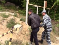 Новости » Криминал и ЧП: Бывший начальник оружейного склада в Крыму похитил более 150 единиц оружия