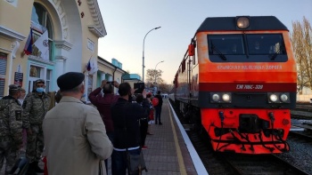 Первый прямой поезд из Москвы прибыл в  Феодосию
