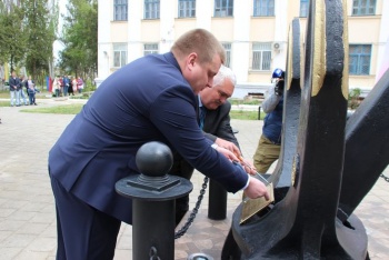 Новости » Общество: В Керчи открыли памятный знак «Якорь»