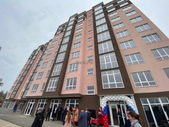 Переселенцам из аварийного жилья в Керчи новые квартиры помогла получить прокуратура