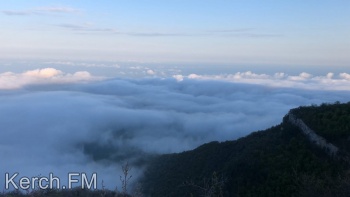 Новости » Общество: Керчане поднялись выше облаков в Крымских горах