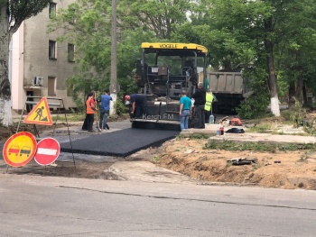 Дорогу на Клинковского начали асфальтировать