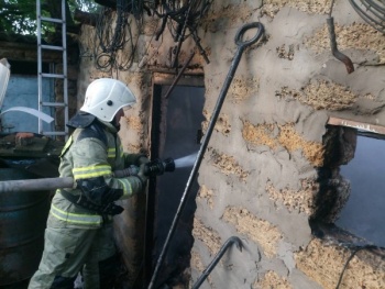 Новости » Криминал и ЧП: На пожаре в Крыму погиб человек