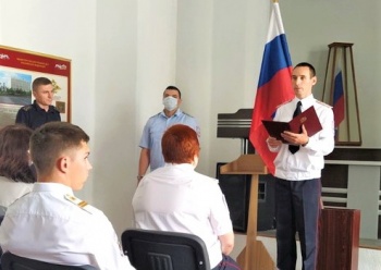 Молодые сотрудники полиции приняли Присягу на верность в Керчи