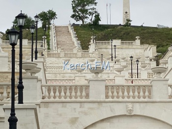 Нет не смыло: Митридатские лестницы в Керчи в полном порядке