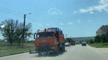 Новости » Общество: Дороги Керчи обрабатывают дезсредствами