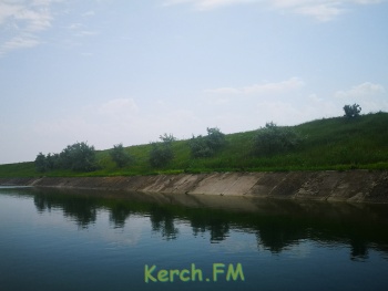 Новости » Общество: Уровень воды в Северо-крымском канале стал похож на украинский